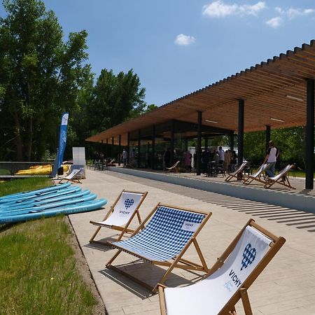 Tente Lodge Pour 5 Personnes En Bordure De La Riviere Allier Au Sein D'Un Petit Camping Saint-Yorre Екстериор снимка