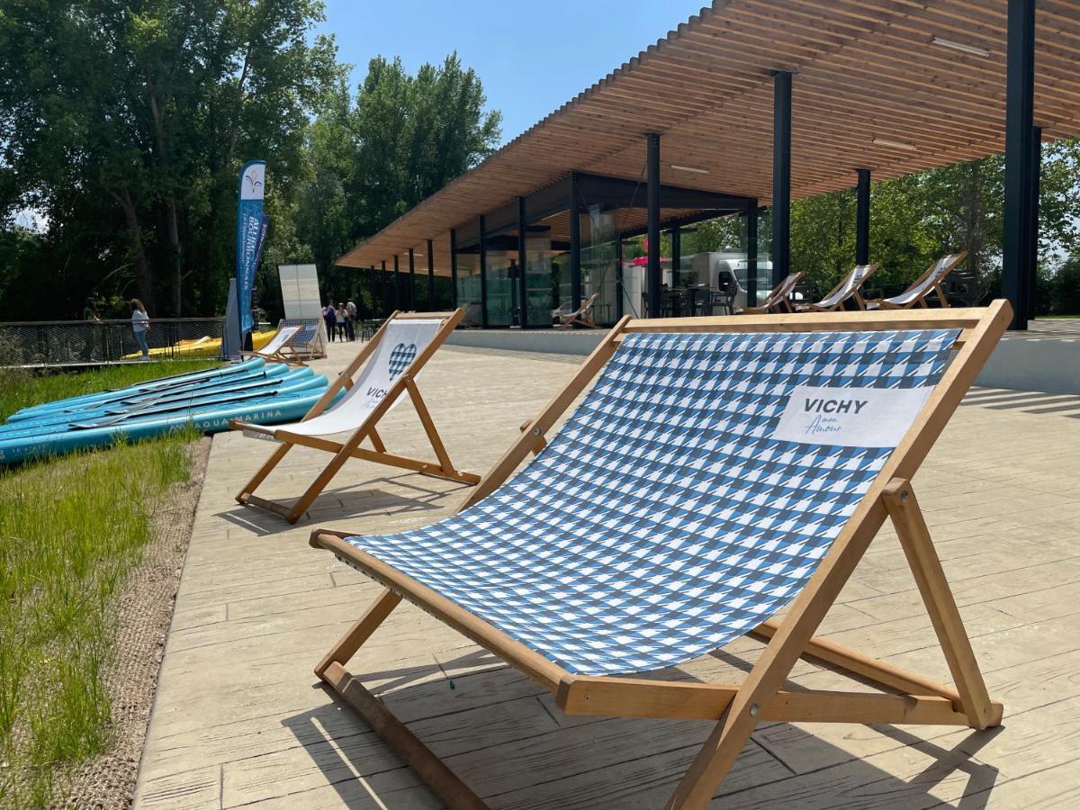 Tente Lodge Pour 5 Personnes En Bordure De La Riviere Allier Au Sein D'Un Petit Camping Saint-Yorre Екстериор снимка