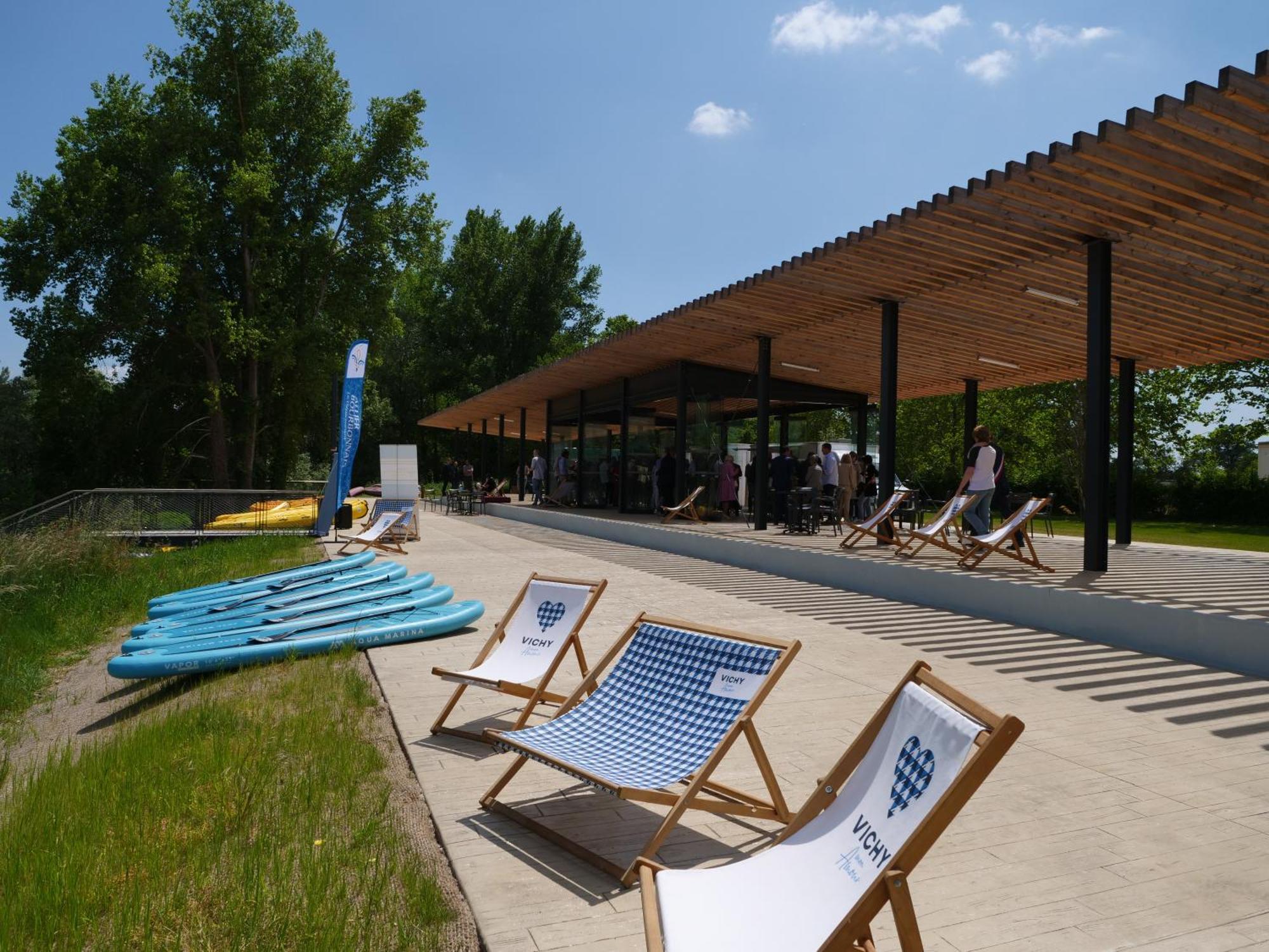 Tente Lodge Pour 5 Personnes En Bordure De La Riviere Allier Au Sein D'Un Petit Camping Saint-Yorre Екстериор снимка